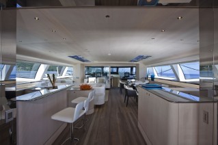 Sailing yacht Zefira Salon